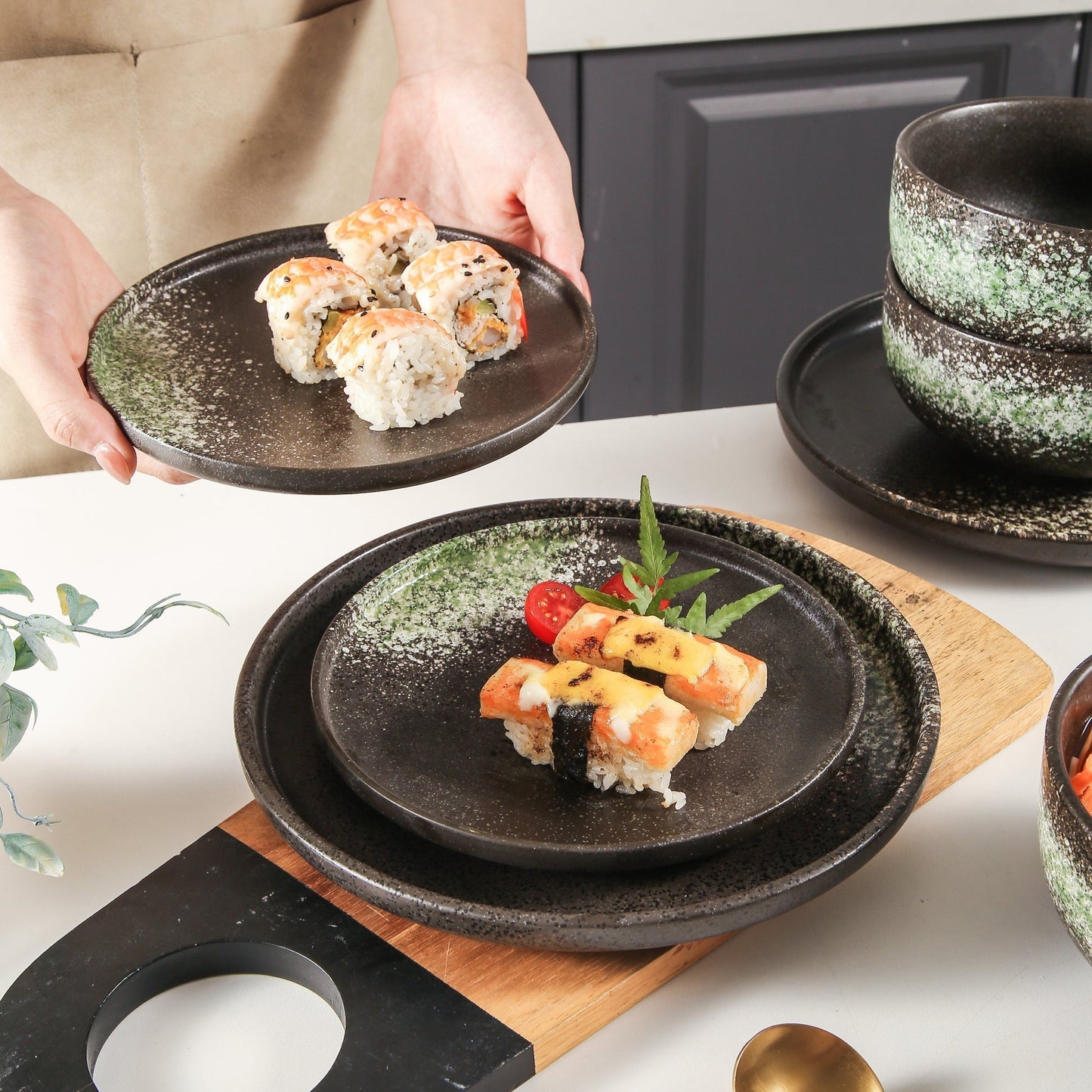 Iroha 16-Piece Green Stoneware Set