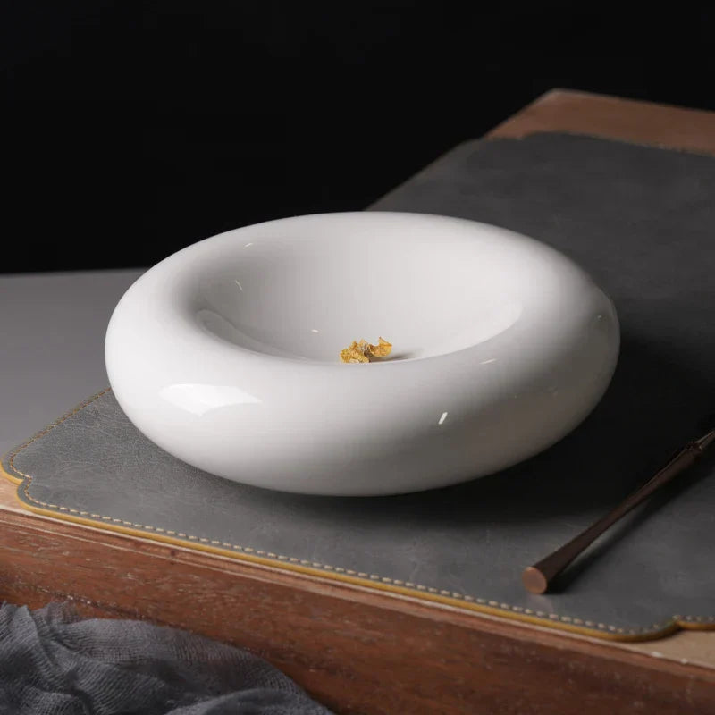 Creative Circular White Ceramic Plate with Double Layer Insulation