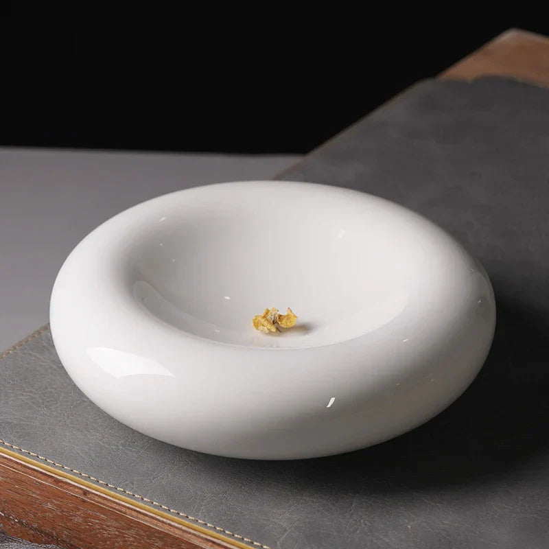 Creative Circular White Ceramic Plate with Double Layer Insulation