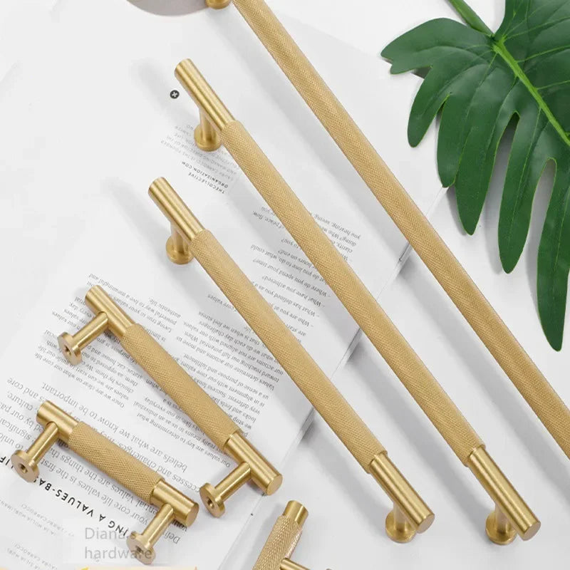 High End Cabinet Drawer Handle and Door Knob in 2 Modern Design